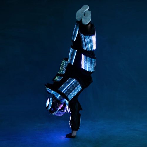 BBoy tries our LED suit on flexability