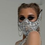 Shoulder and sparkly mirror mask on beauity model