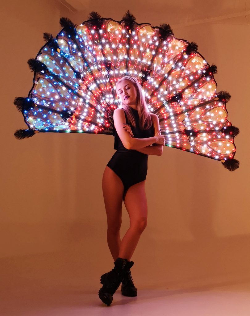 Smart Peacock Fantail with 650 LEDs with the USA flag effect