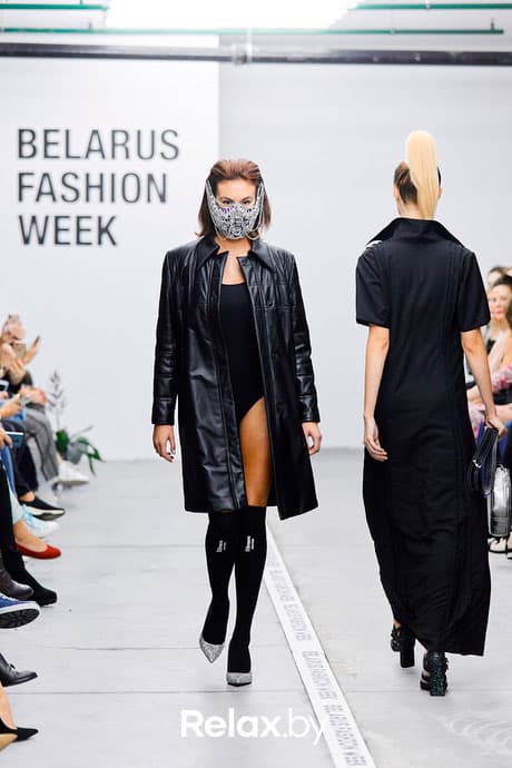 Belarus-Fashion-Week-2019-Silver-Mask
