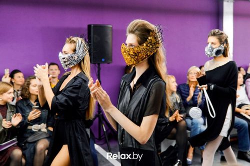 Glitter-Masks-Fashion-Respirator-Catwalk-at-Belarus-Fashion-Week-2019