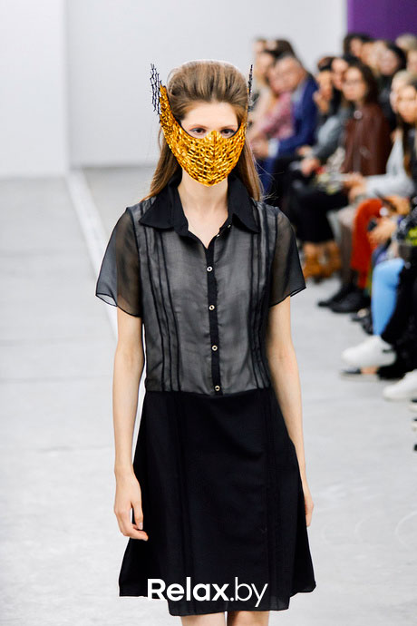 Gold-Mask-Mirror-Respirator-ETERESHOP-Belarus-Fashion-Week