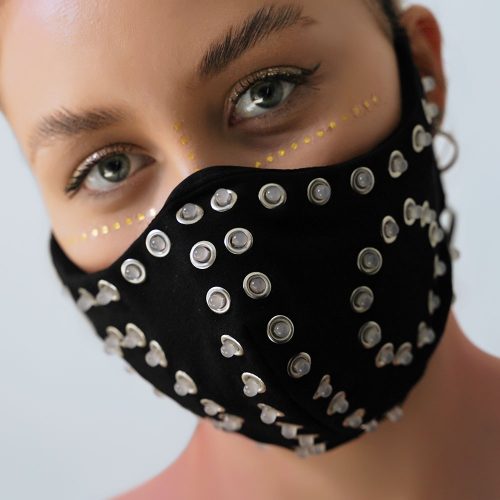 fashion-led-mask-for-a-woman