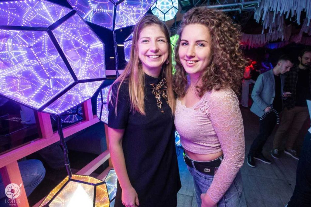 Photo Report: LED Infinity Mirror Dodecahedron Wall as a Party Photozone