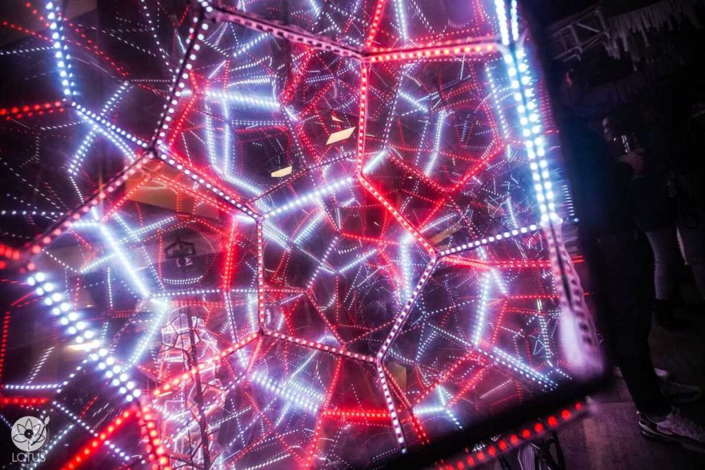 Photo Report: LED Infinity Mirror Dodecahedron Wall as a Party Photozone