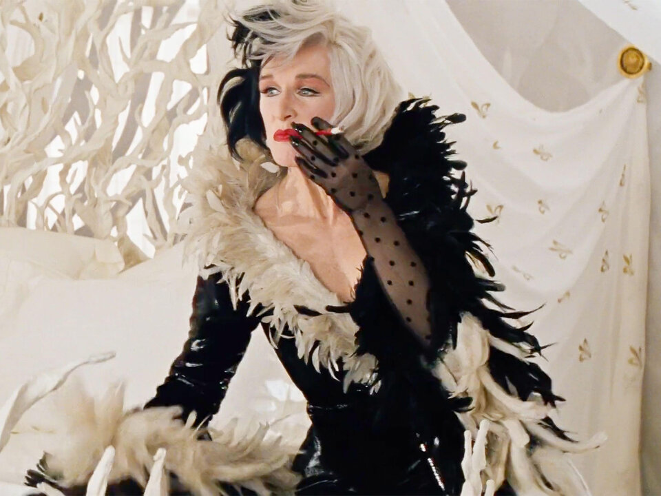 From Her Debut Draped Dress To The Newspaper Dress: The 3 Best Outfits -  CRUELLA and Her Style In The New 2021 Movie