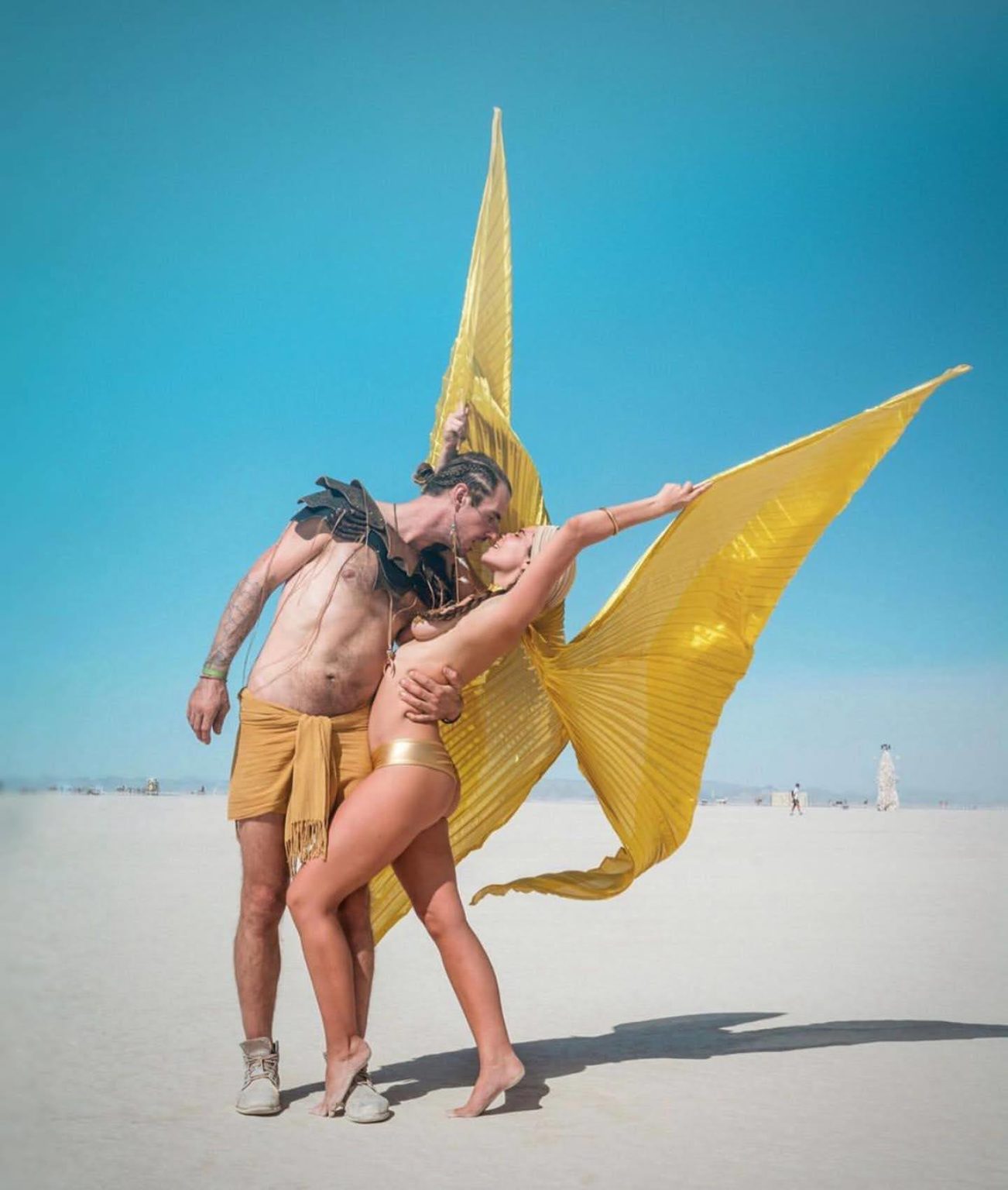 https://www.etereshop.com/wp-content/uploads/2021/06/burningmanfashion_-17062021-0037-1302x1536.jpg