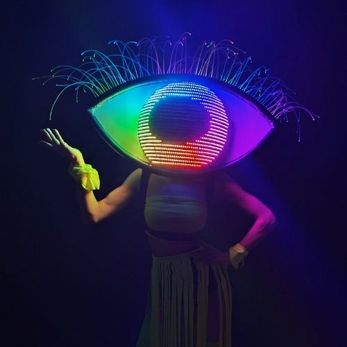 light-up-helmet-in-the-form-of-eyes-at-the-festival (1)