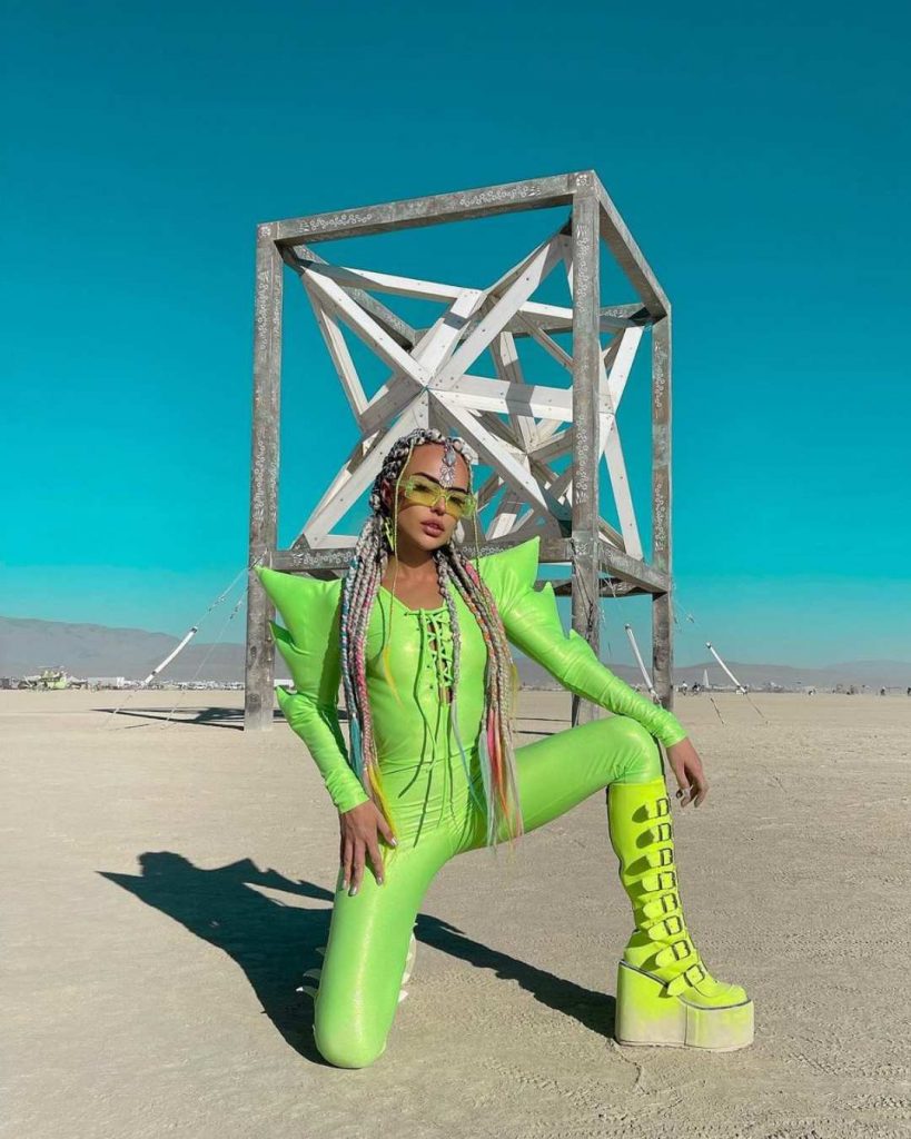 light-green-festival-outfit-2023