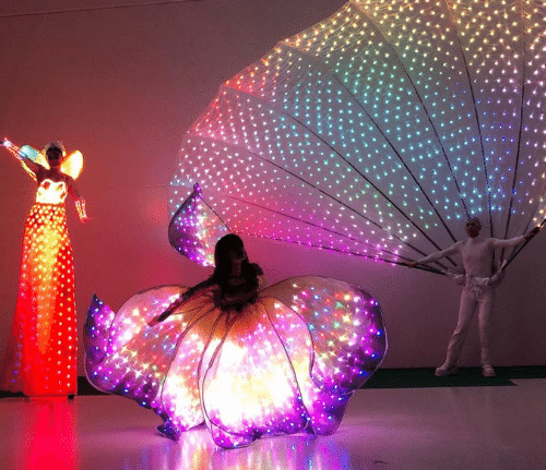 LED-suits-for-big-scenes