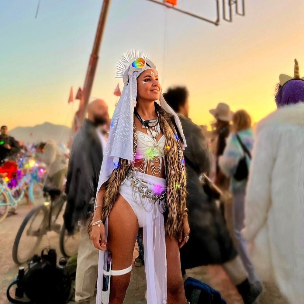 rave_outfits_ women