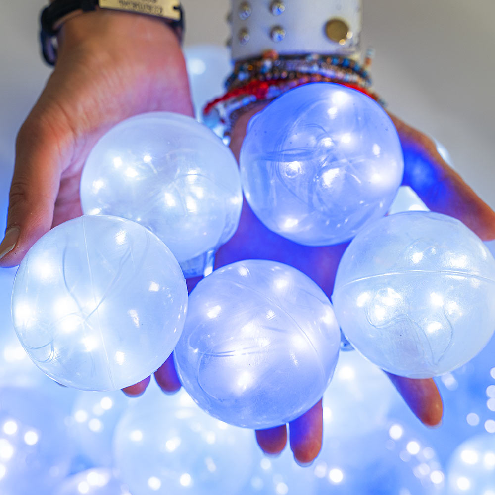 LED snowballs