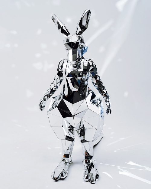 silver-mirror-kangaroo-costume-for-artists