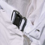 fastening-of-a-suit-for-street-performances